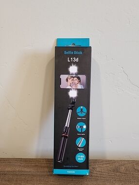 New -Selfie Stick with Twin Lights - Black